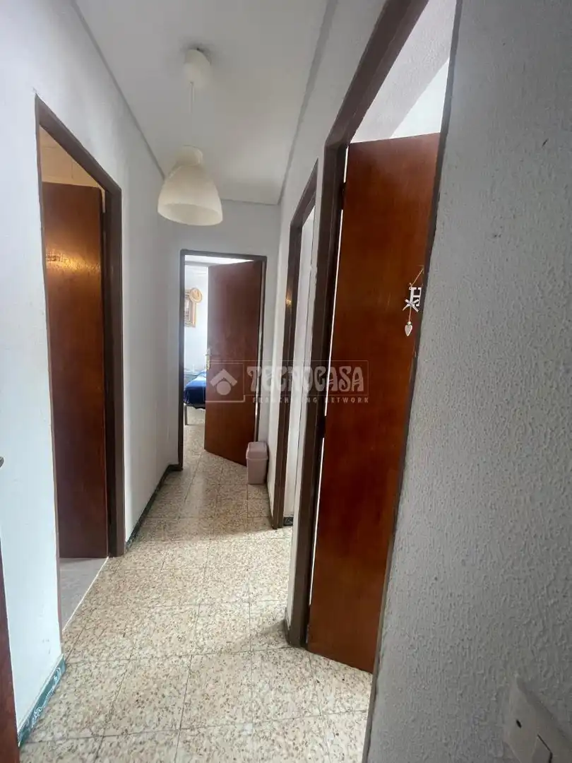 Flat for sale in Sevilla  with Air Conditioner and Balcony