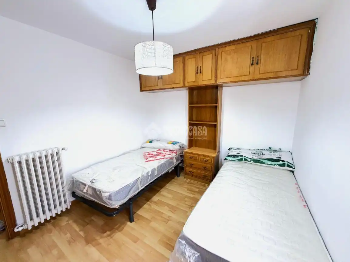 Bedroom of Flat for rent in Cuenca  with Heating, Private garden and Terrace