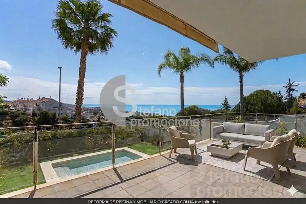 Terrasse von Einfamilien-Reihenhaus zum Verkauf in Málaga mit Klimaanlage, Heizung und Privatgarten
