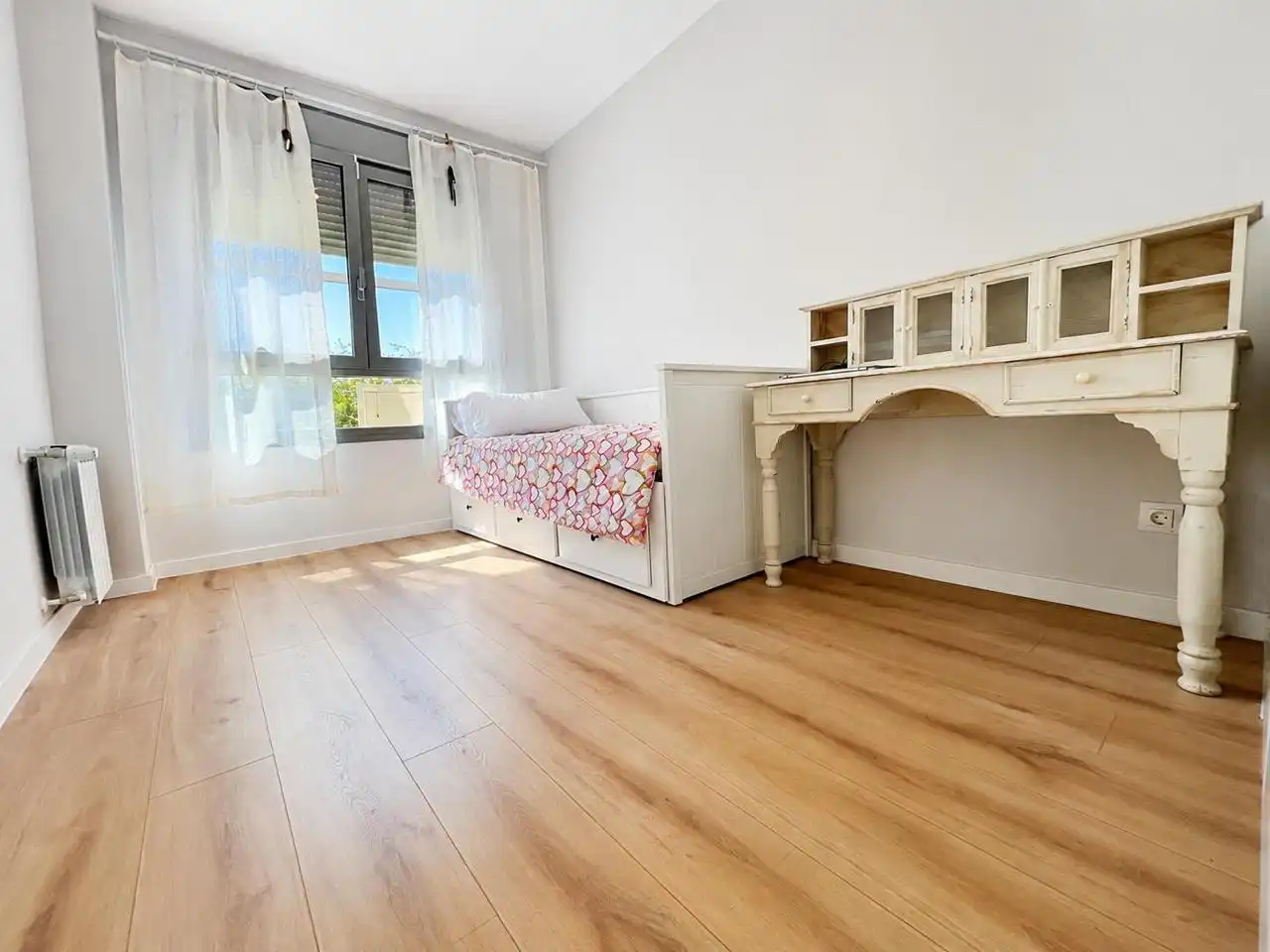 Habitación de Planta baja en venta en Villalbilla con Calefacción, Jardín privado y Terraza