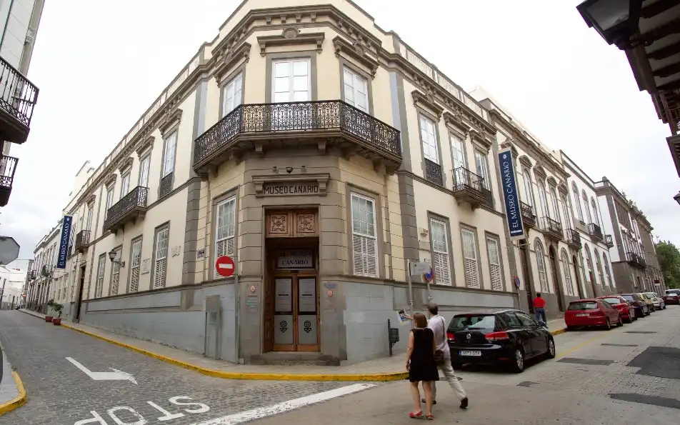 Office space with lift for sale in Calle del Doctor Verneau 3