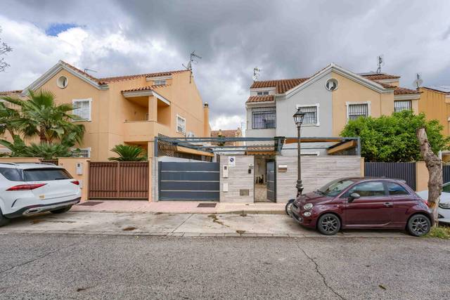 Casa adosada en Venta en Calle TOMILLO en Espartinas Pueblo