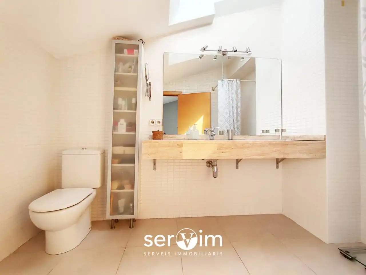 Baño de Piso en venta en Girona con Calefacción y Terraza