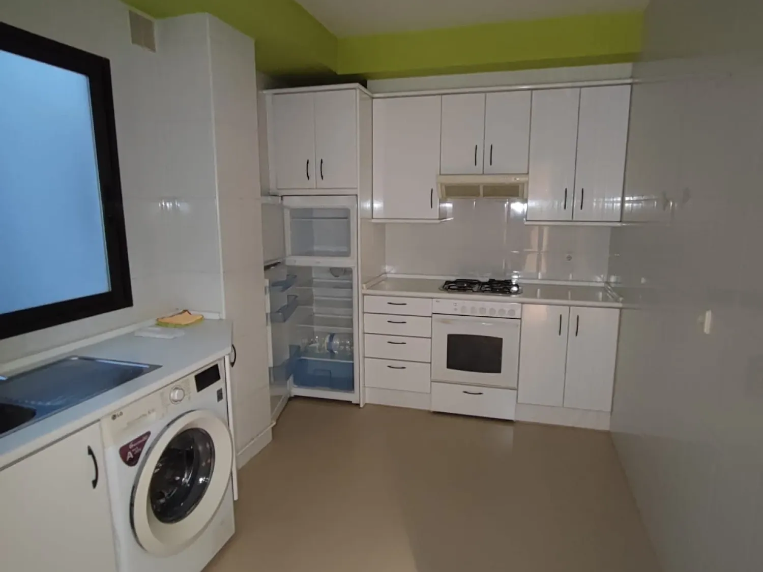 Cocina de Apartamento de alquiler en  Murcia Capital con Amueblado y Lavadora