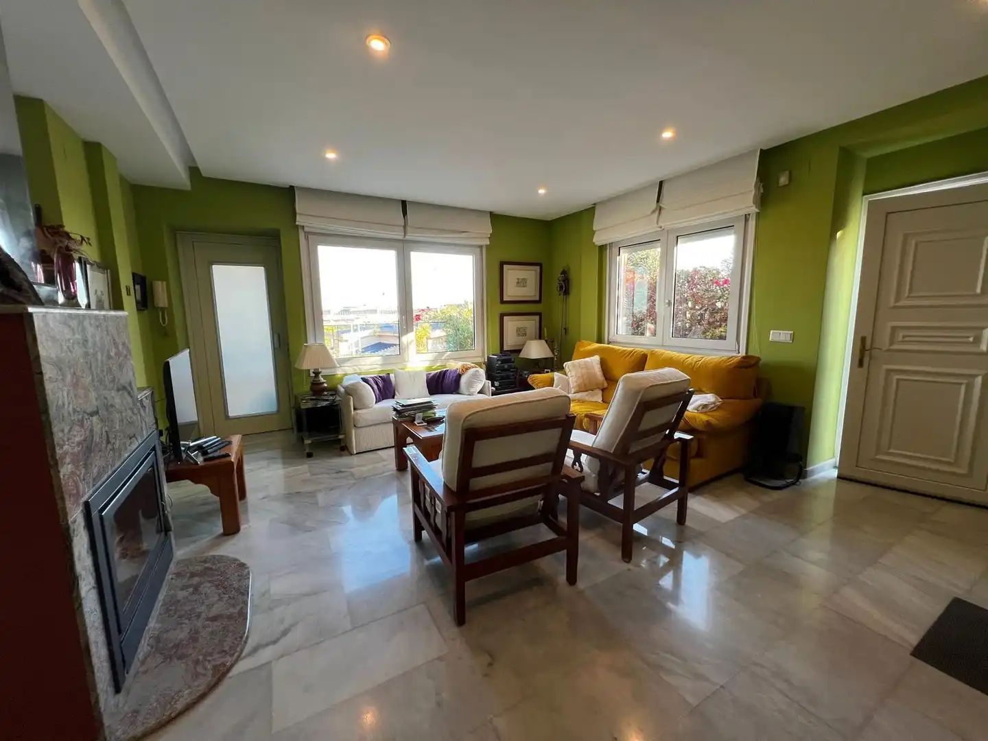 Sala de estar de Casa o chalet en venta en Vélez-Málaga con Aire acondicionado, Jardín privado y Piscina