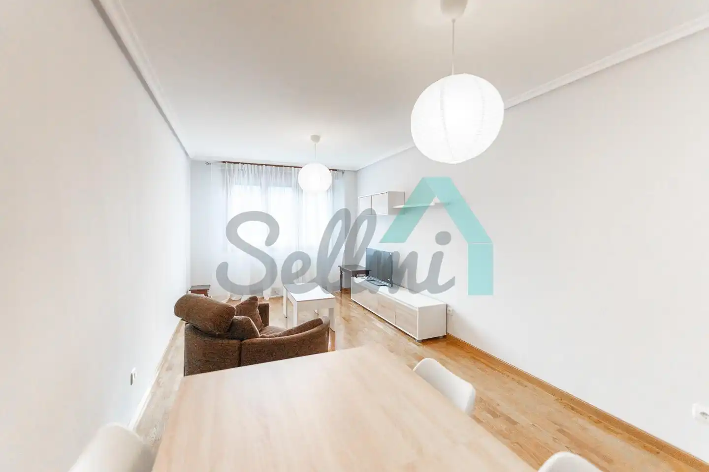 Sala de estar de Piso de alquiler en Oviedo  con Calefacción, Parquet y Terraza