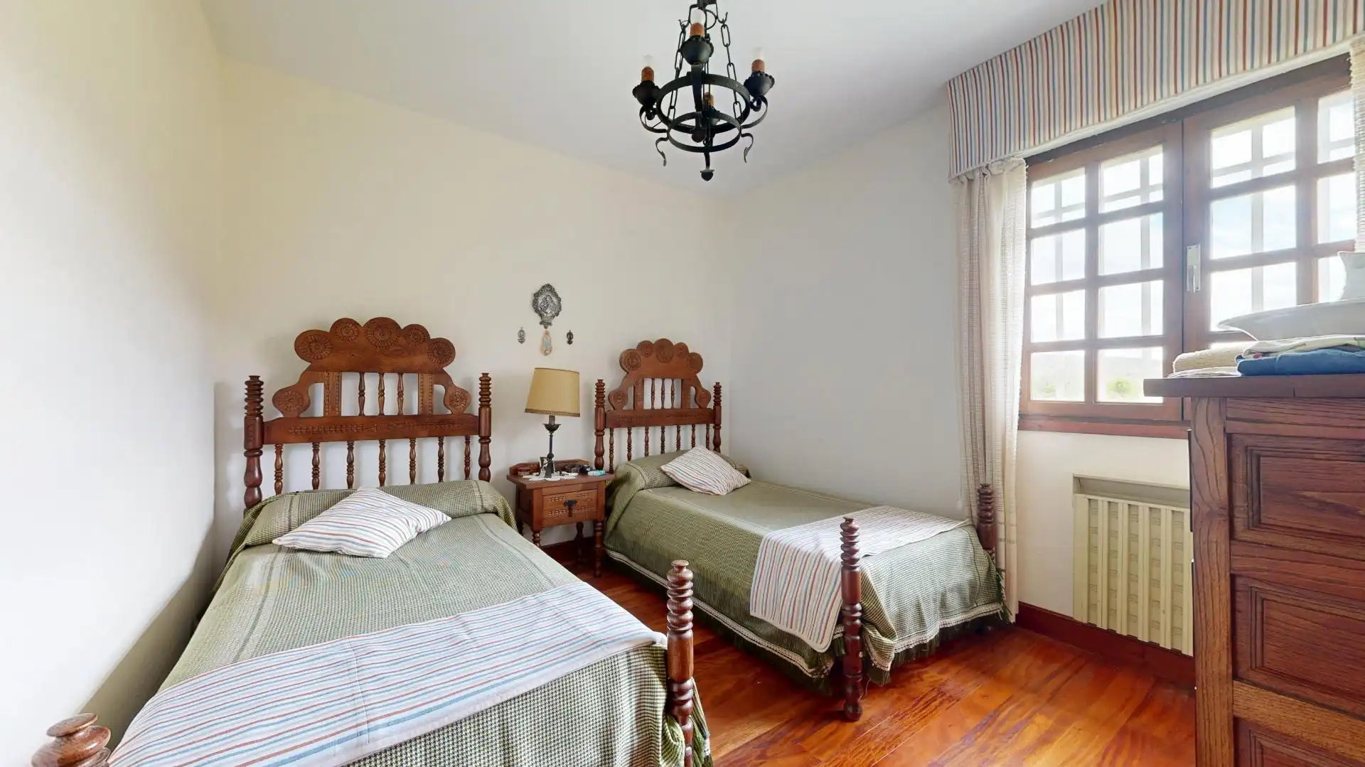 Dormitori de Casa o xalet en venda en Valle de Mena amb Jardí privat i Terrassa