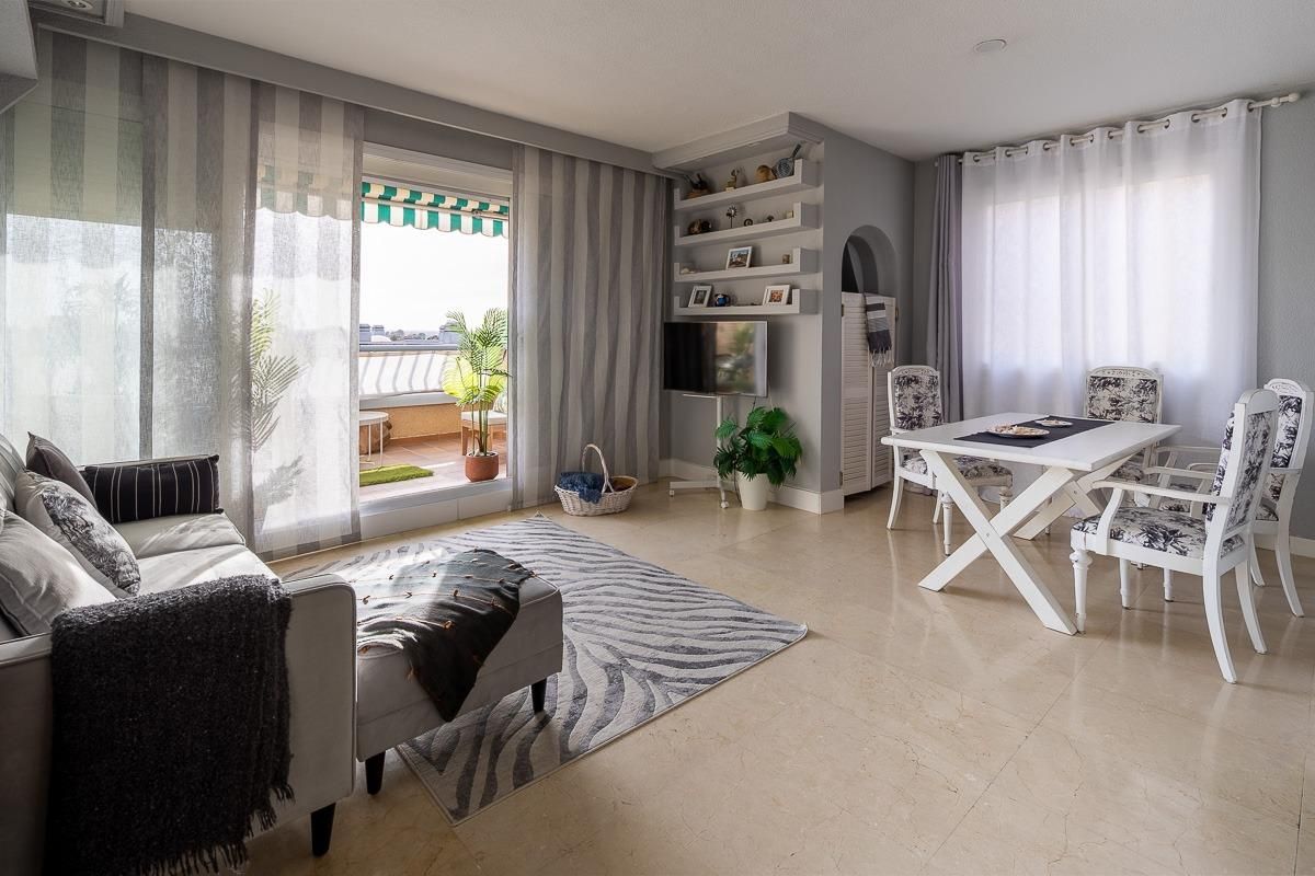 Wohnzimmer von Wohnung zum Verkauf in Villaviciosa de Odón mit Klimaanlage, Terrasse und Abstellraum