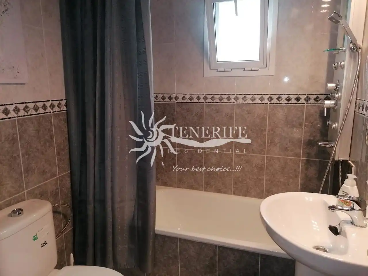 Baño de Planta baja en venta en Adeje con Terraza y Amueblado