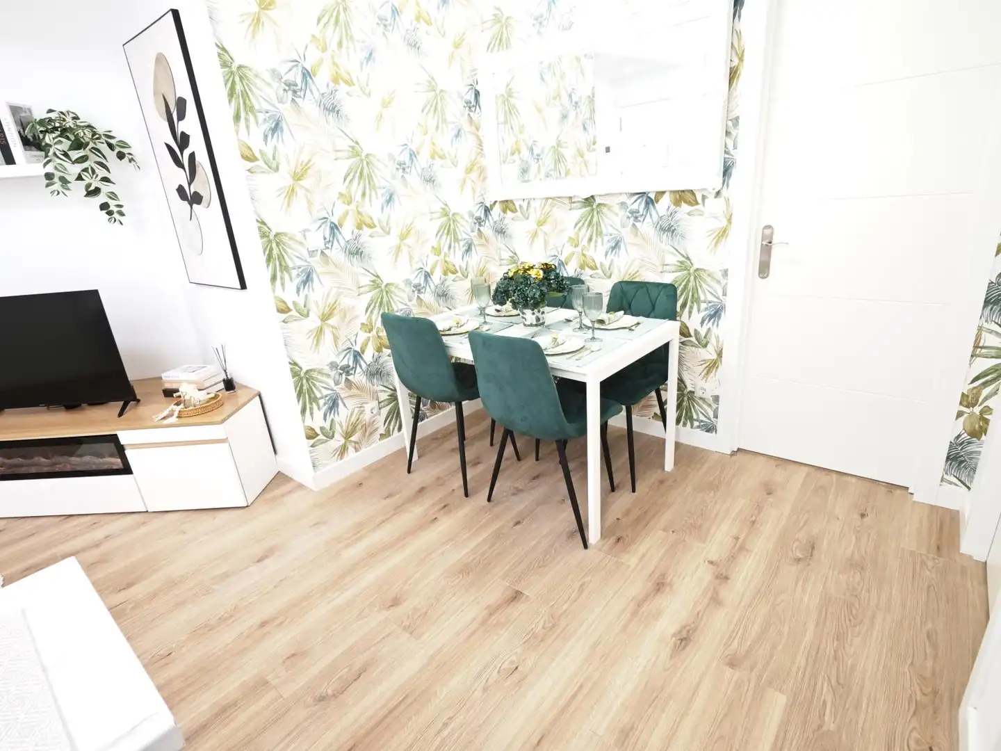 Comedor de Piso en venta en Bilbao  con Calefacción, Trastero y Amueblado