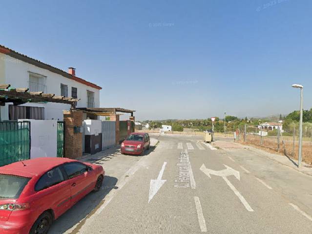 Casa adosada en Venta en Calle Federica Montseny en Cantillana