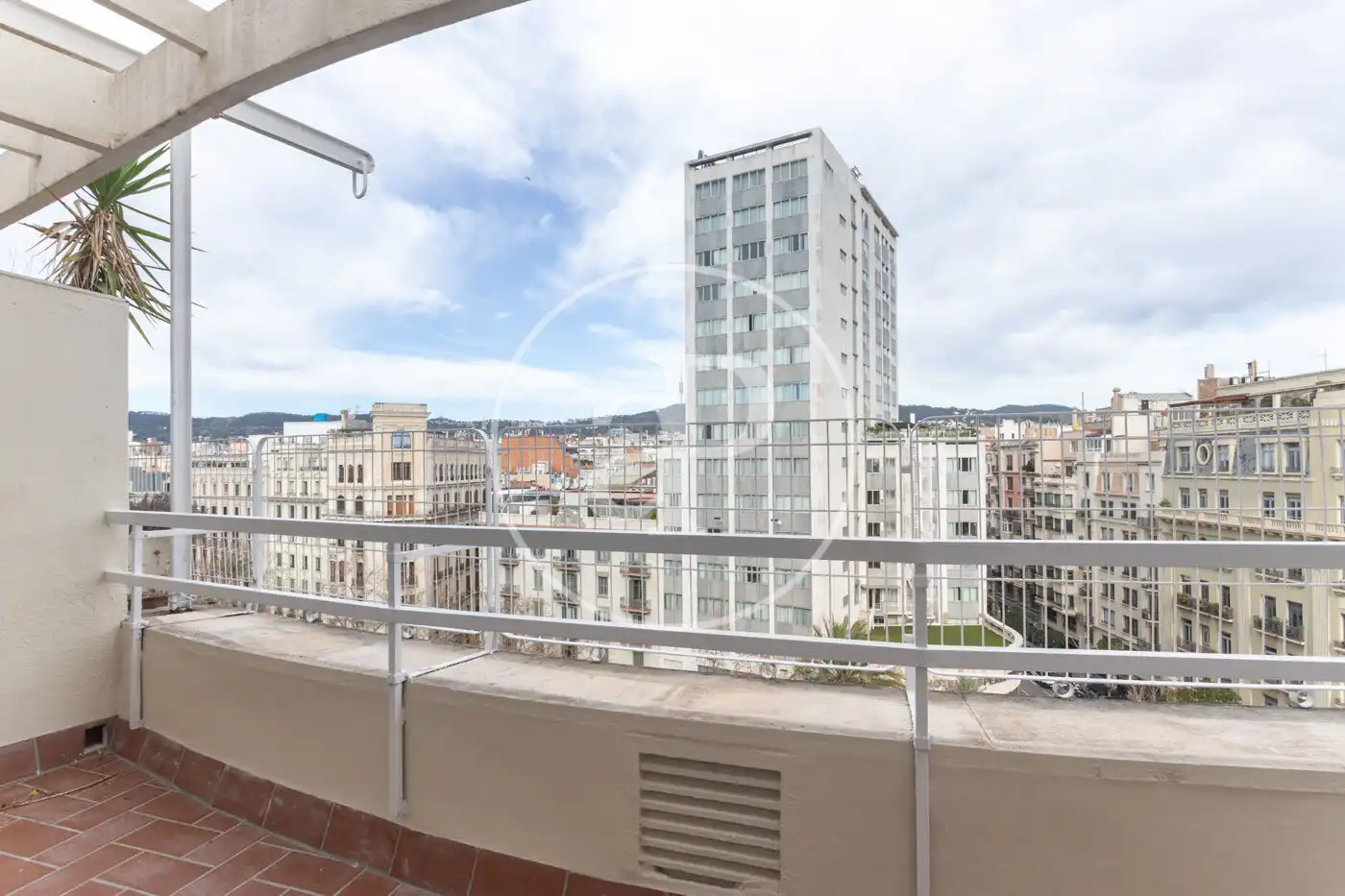 Vista exterior de Piso de alquiler en Barcelona con Aire acondicionado, Calefacción y Terraza