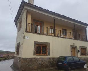 Exterior view of Single-family semi-detached for sale in Martín de Yeltes