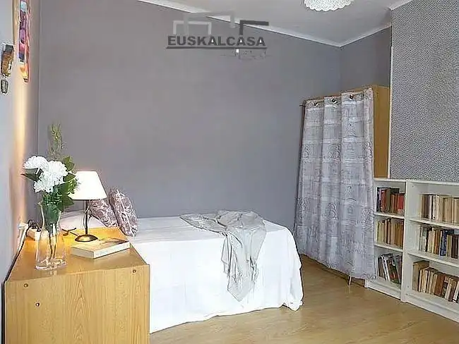 Dormitori de Pis en venda en Bilbao  amb Calefacció i Parquet