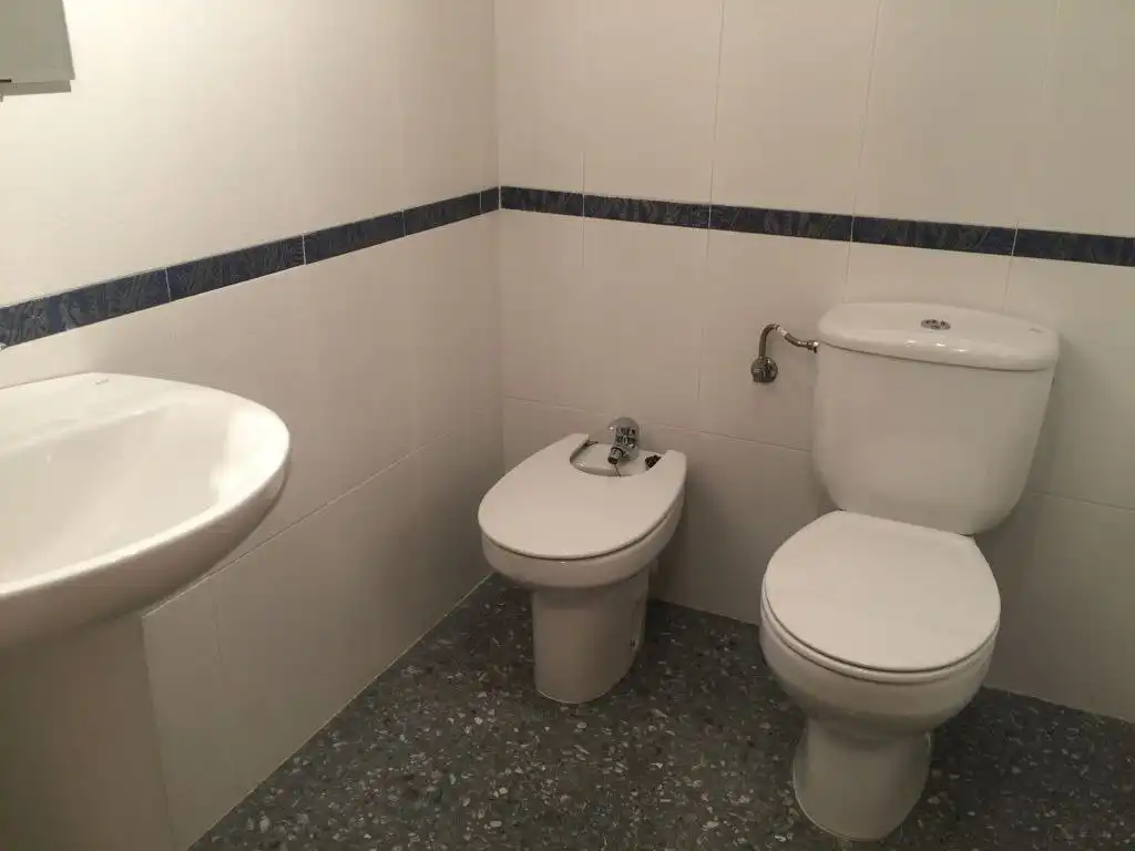 Bany de Pis en venda en Elche / Elx amb Aire condicionat, Calefacció i Terrassa