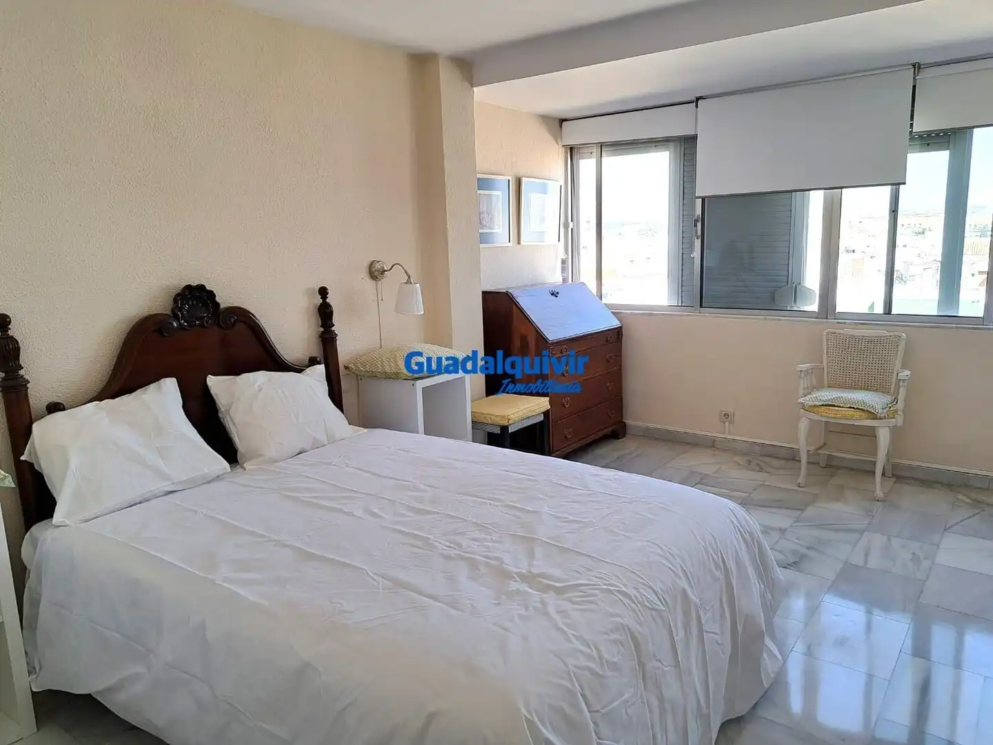 Bedroom of Flat for rent in Sevilla  with Air Conditioner, Furnished and Community pool