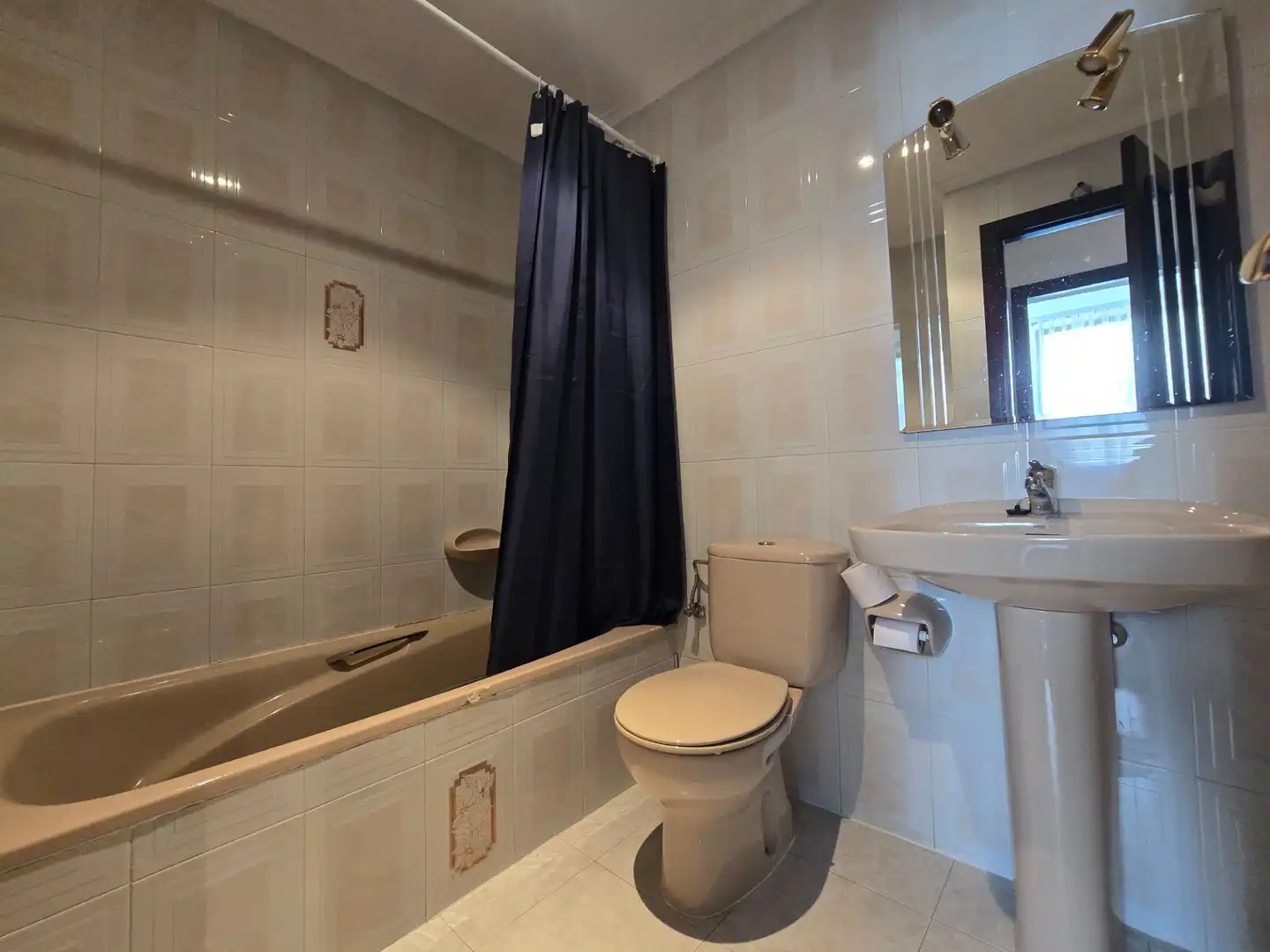 Badezimmer von Maisonette zum Verkauf in Llanes