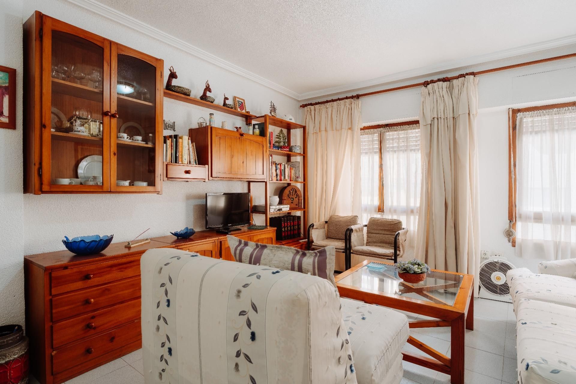 Sala d'estar de Pis en venda en Alicante / Alacant amb Aire condicionat i Moblat