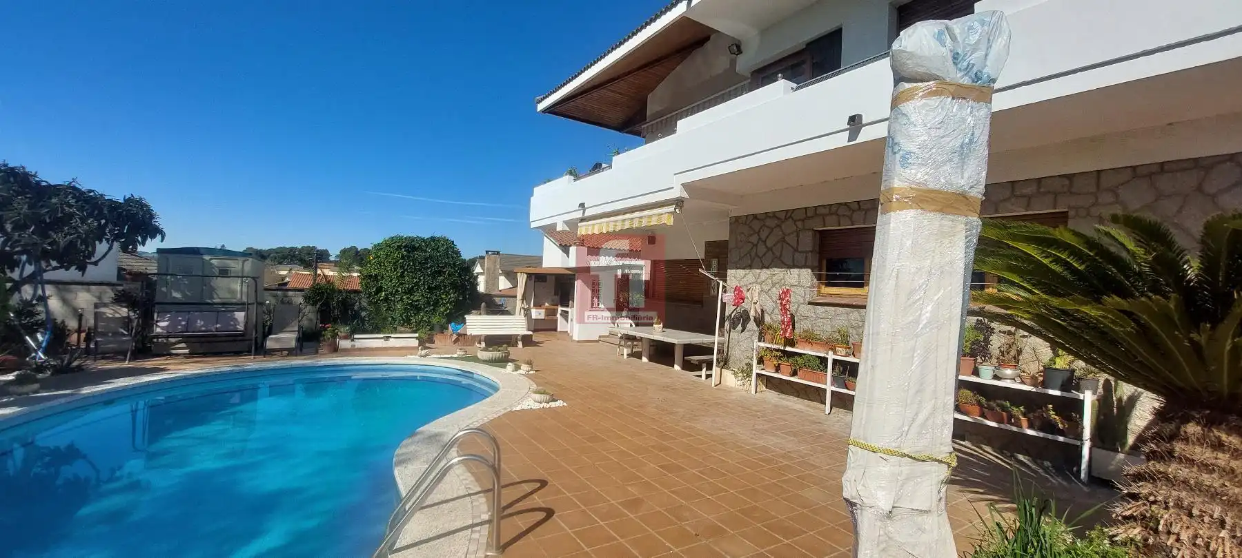Schwimmbecken von Haus oder Chalet zum Verkauf in Palau-solità i Plegamans mit Klimaanlage, Terrasse und Abstellraum