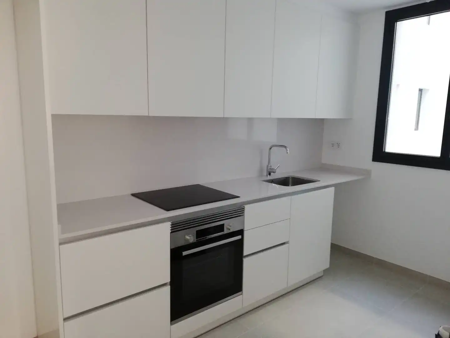 Kitchen of Flat for rent in L'Hospitalet de Llobregat  with Heating, Parquet flooring and Balcony