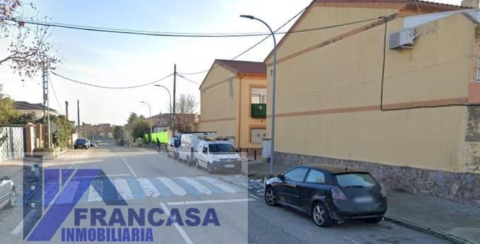 Vista exterior de Pis en venda en Novés amb Piscina comunitària