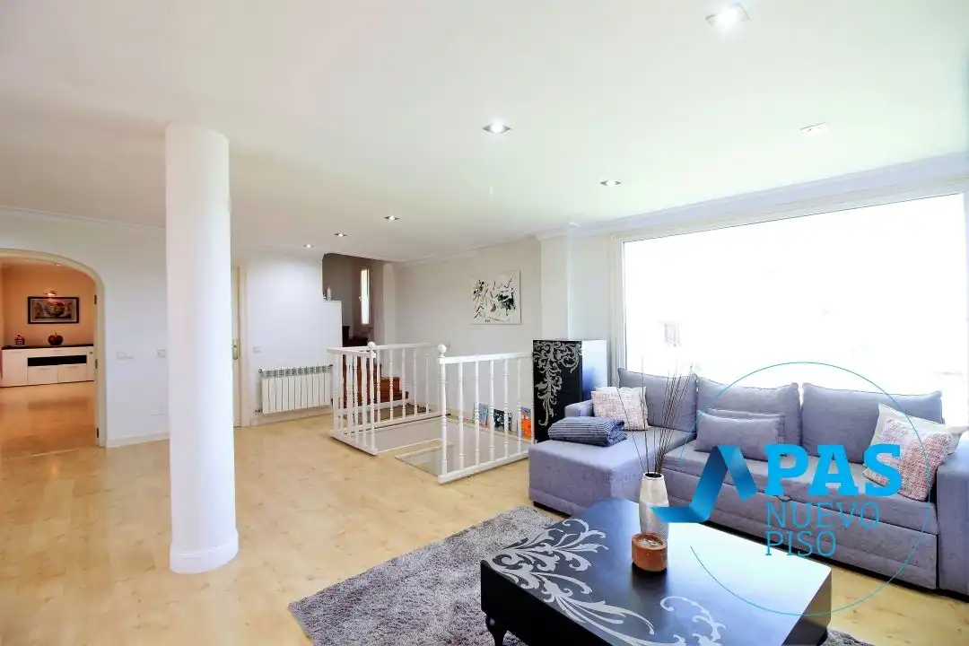 Living room of Houses for sale in Santander  with Heating, Private garden and Terrace
