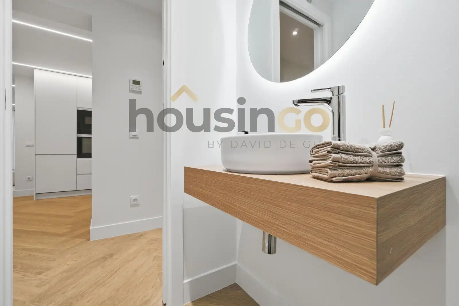 Bathroom of Flat for sale in Madrid  with Air Conditioner, Heating and Parquet flooring
