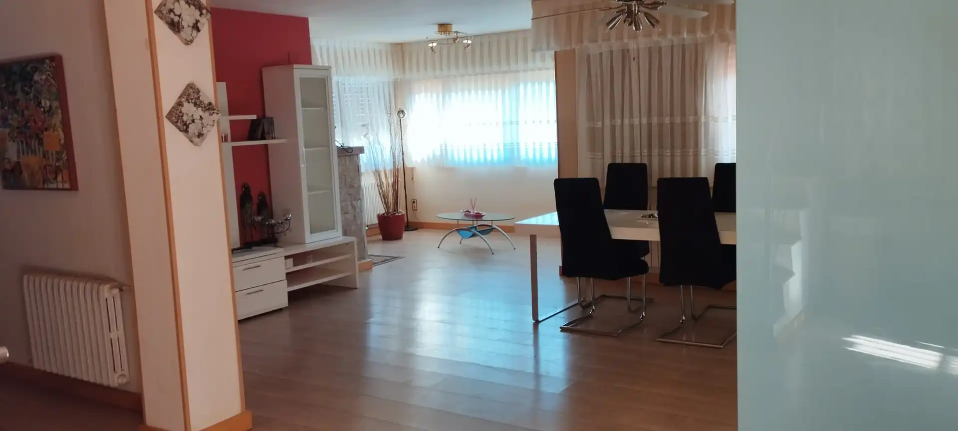 Chalet con terraza en venta en Zuera