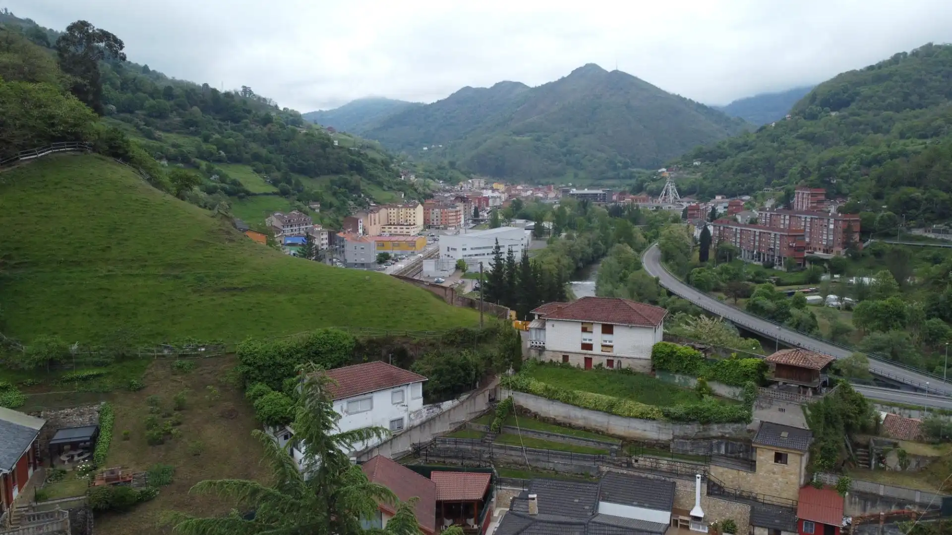 Vista exterior de Piso en venta en Aller