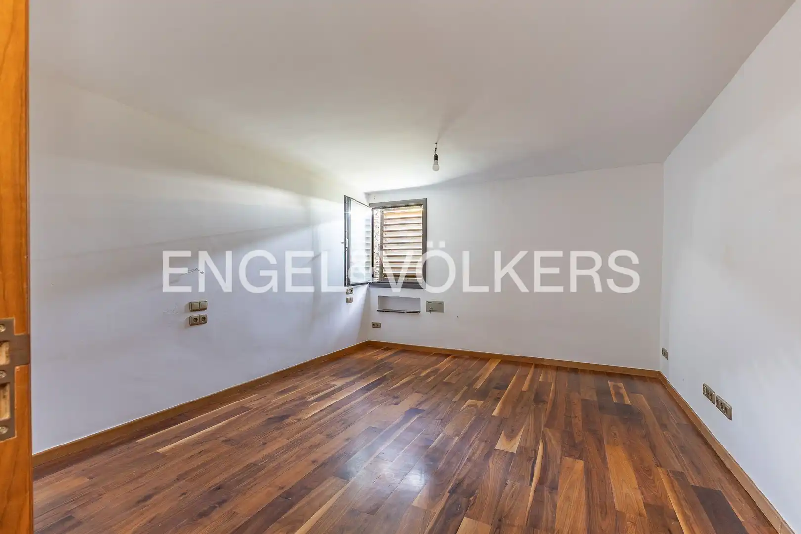 Houses for sale in Barcelona  with Heating, Private garden and Parquet flooring