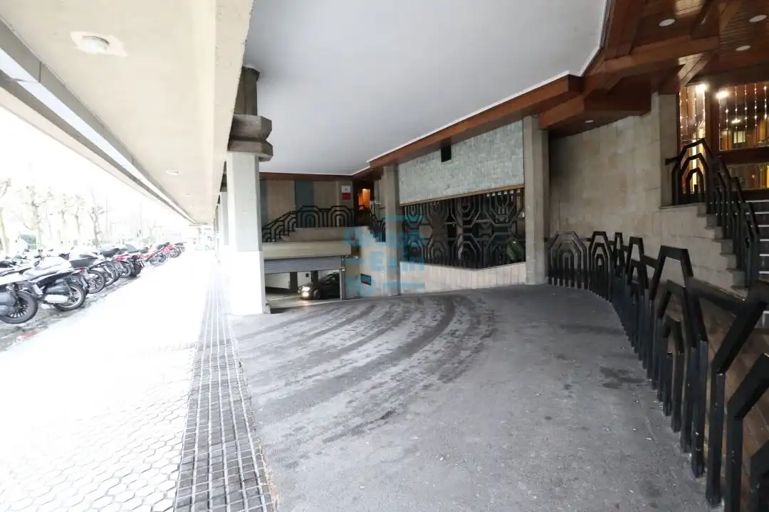 Parcheggio in vendita a Centro