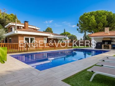 Casa con piscina en venta en Bellaterra
