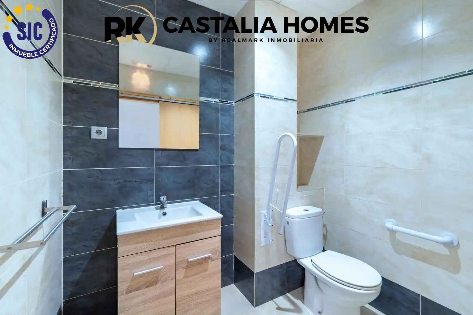 Bany de Local en venda en Castellón de la Plana / Castelló de la Plana amb Aire condicionat i Calefacció
