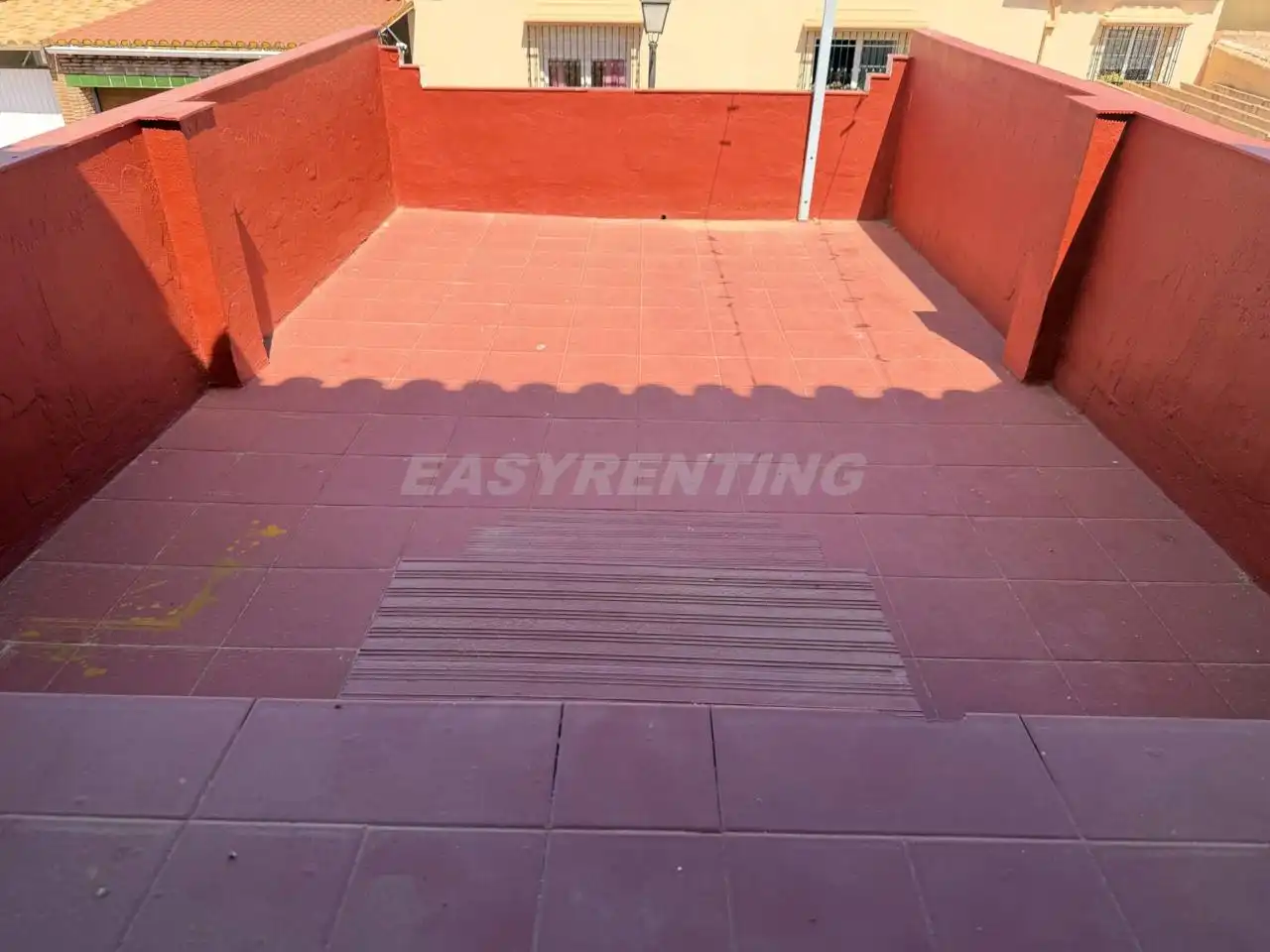 Terrace of Detached homes for sale in La Línea de la Concepción  with Terrace and Furnished
