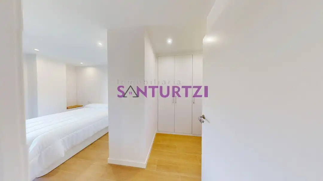 Schlafzimmer von Wohnung zum Verkauf in Santurtzi  mit Heizung, Terrasse und Möbliert
