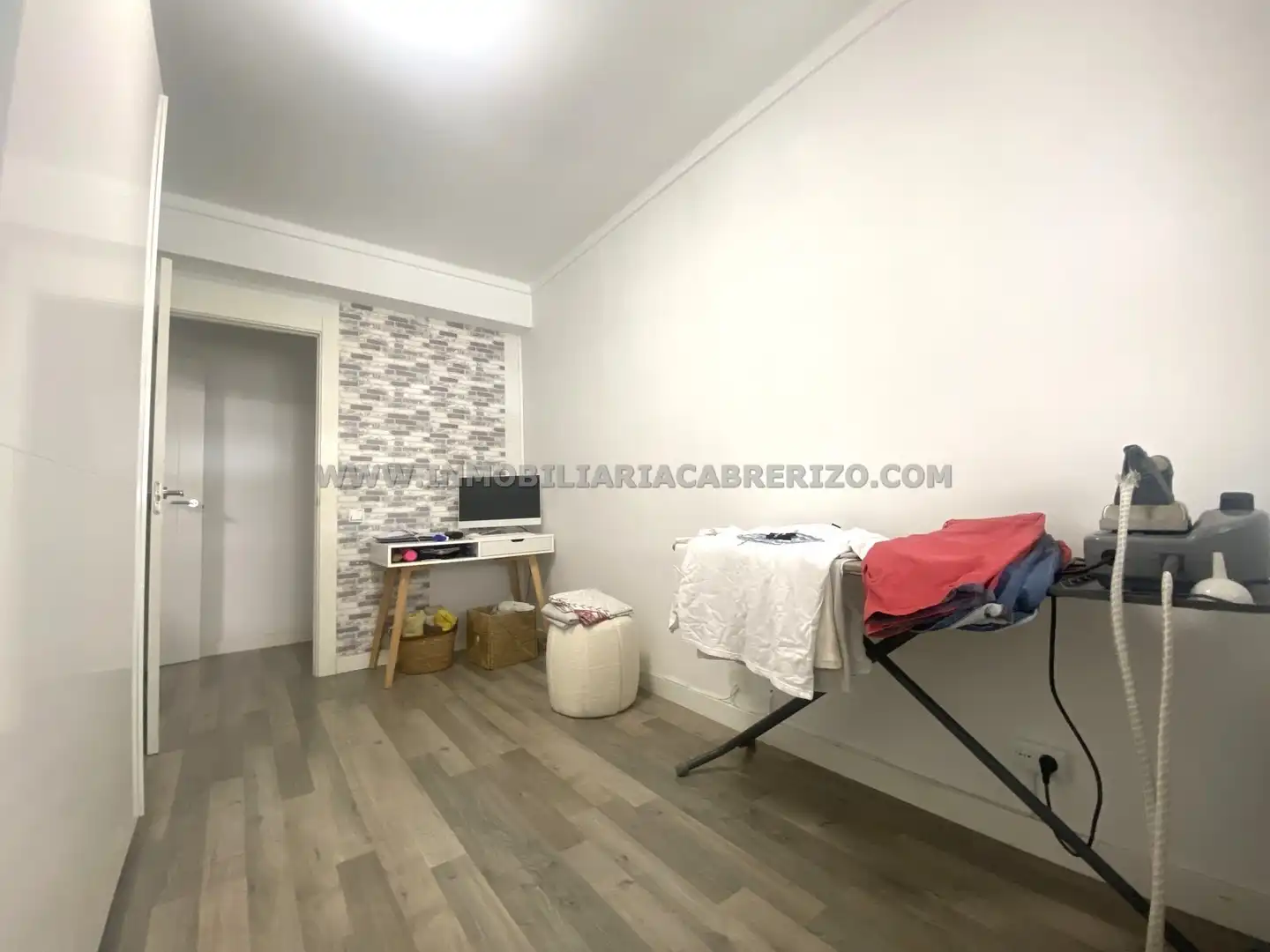 Habitación de Piso en venta en  Pamplona / Iruña con Calefacción, Parquet y Amueblado