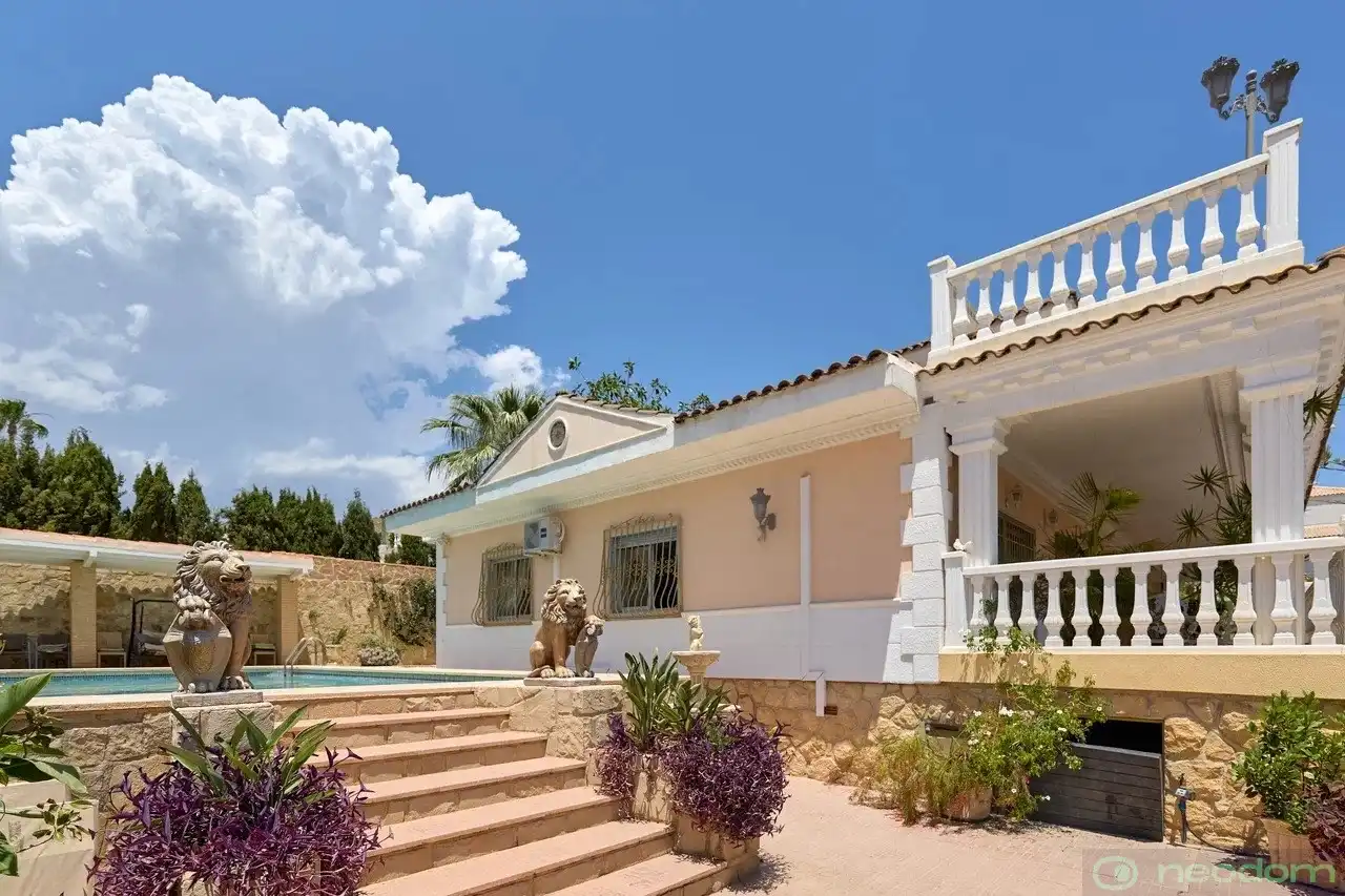 Vista exterior de Casa o chalet en venta en La Nucia con Aire acondicionado, Calefacción y Terraza