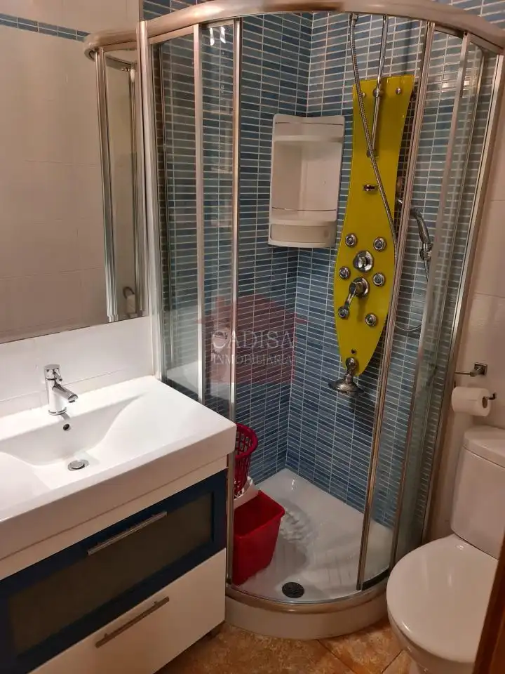 Bathroom of Study for rent in Salamanca  with Heating and Furnished