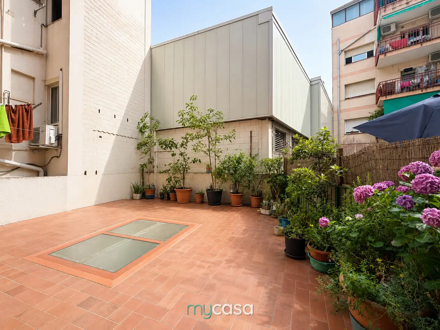 Terrasse von Wohnung zum Verkauf in Badalona mit Klimaanlage, Terrasse und Abstellraum