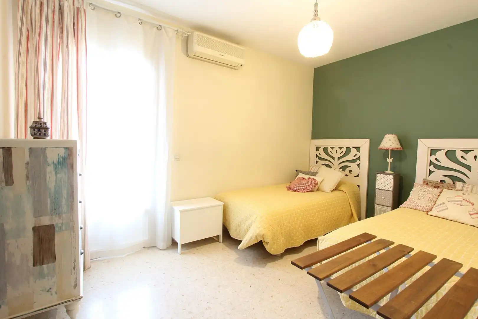 Dormitori de Casa o xalet en venda en Este - Alcosa- Torreblanca