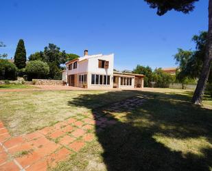 Jardí de Finca rústica en venda en El Vendrell amb Aire condicionat i Piscina