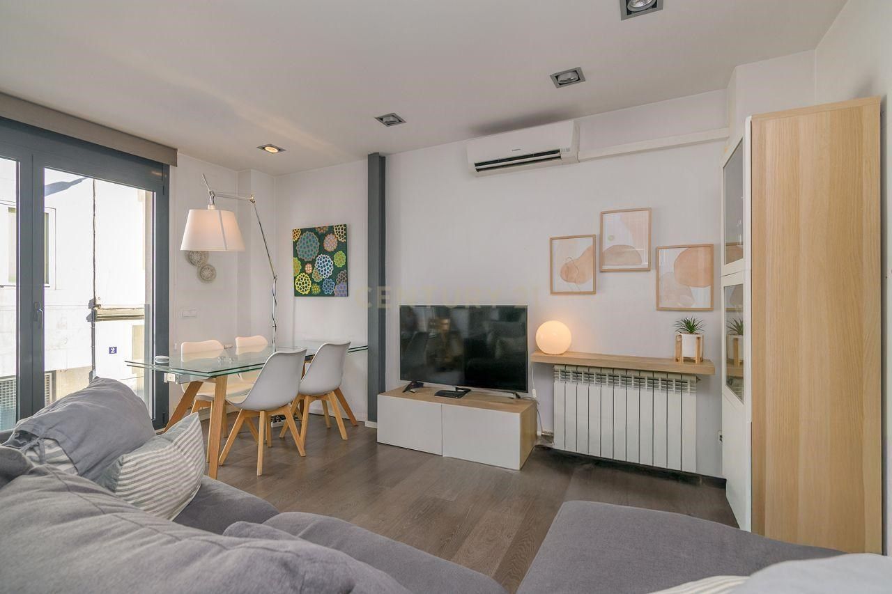 Living room of House or chalet for sale in Sabadell  with Air Conditioner and Terrace
