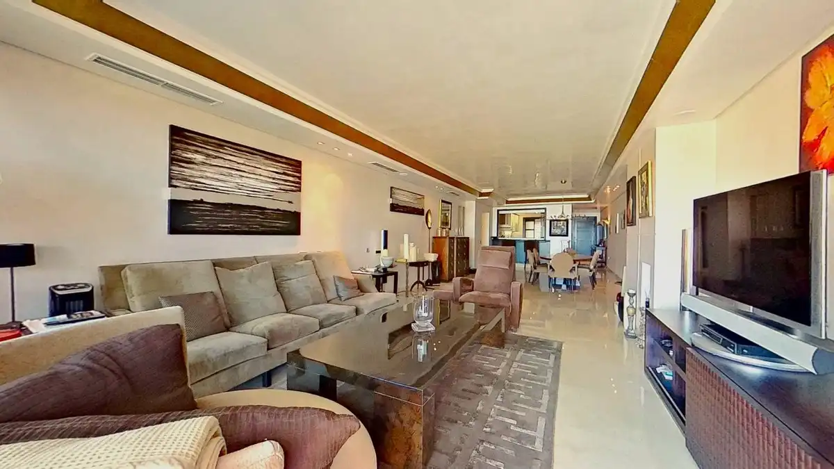 Sala de estar de Ático en venta en Marbella con Aire acondicionado, Terraza y Sauna