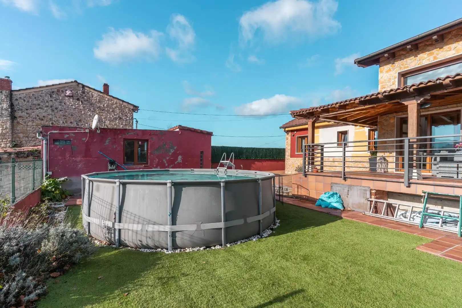 Piscina de Casa o xalet en venda en Langreo amb Calefacció, Jardí privat i Terrassa