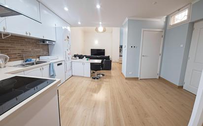 Kitchen of Flat for sale in  Barcelona Capital  with Air Conditioner, Heating and Parquet flooring