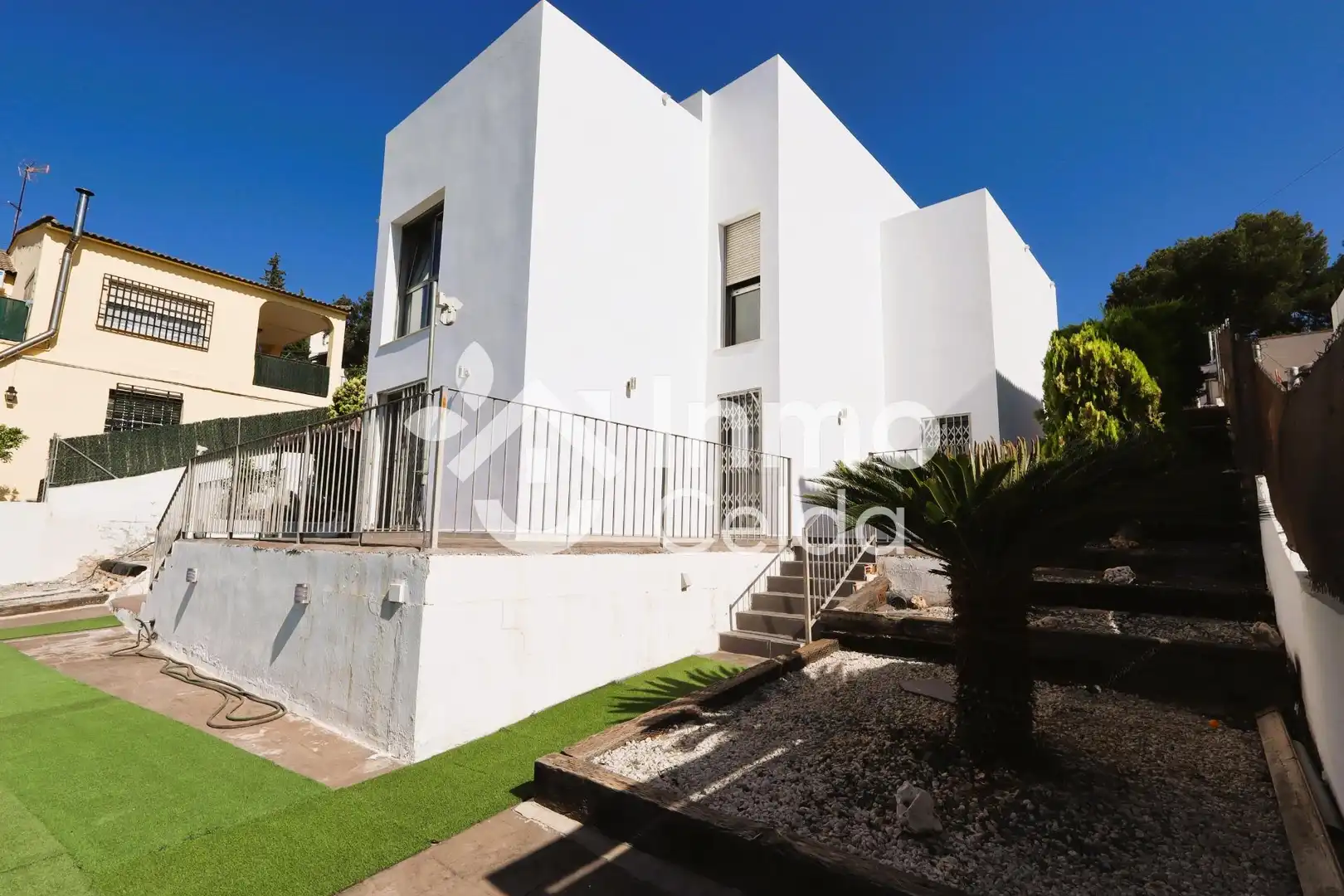 Vista exterior de Casa o chalet en venta en Chiva con Aire acondicionado, Calefacción y Jardín privado