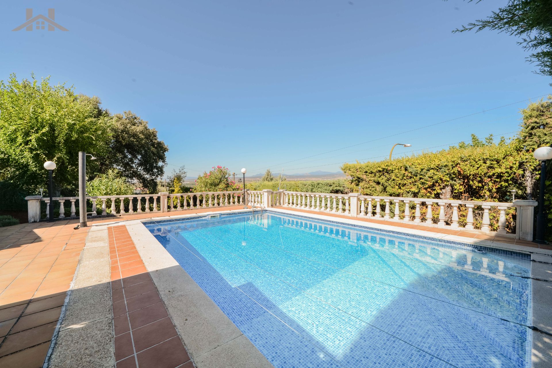 Piscina de Casa o xalet en venda en Cala amb Aire condicionat, Calefacció i Jardí privat