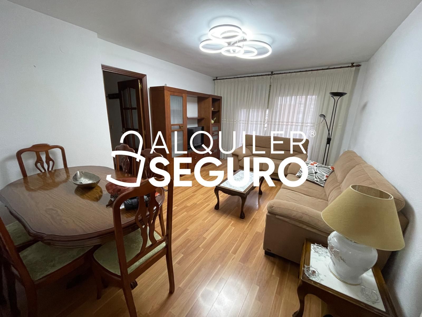 Sala d'estar de Pis de lloguer en Móstoles amb Calefacció, Terrassa i Moblat