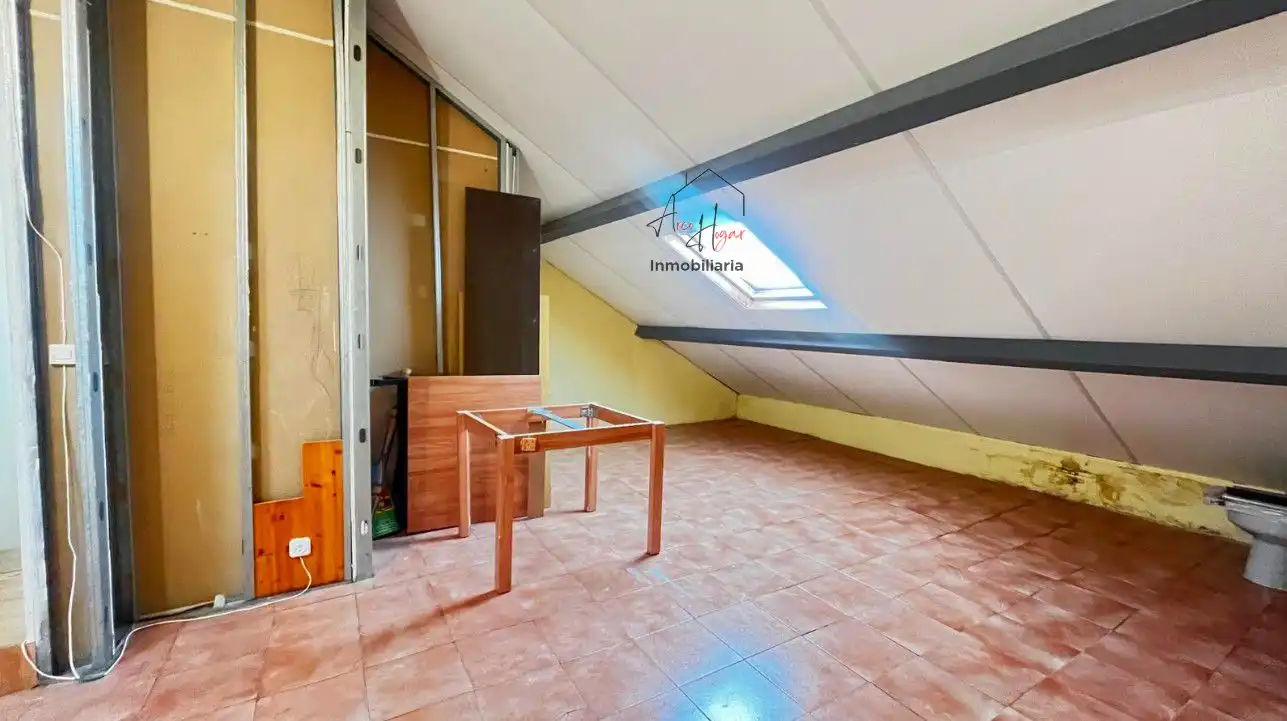 Schlafzimmer von Haus oder Chalet zum Verkauf in Villamayor mit Heizung, Parkett und Terrasse