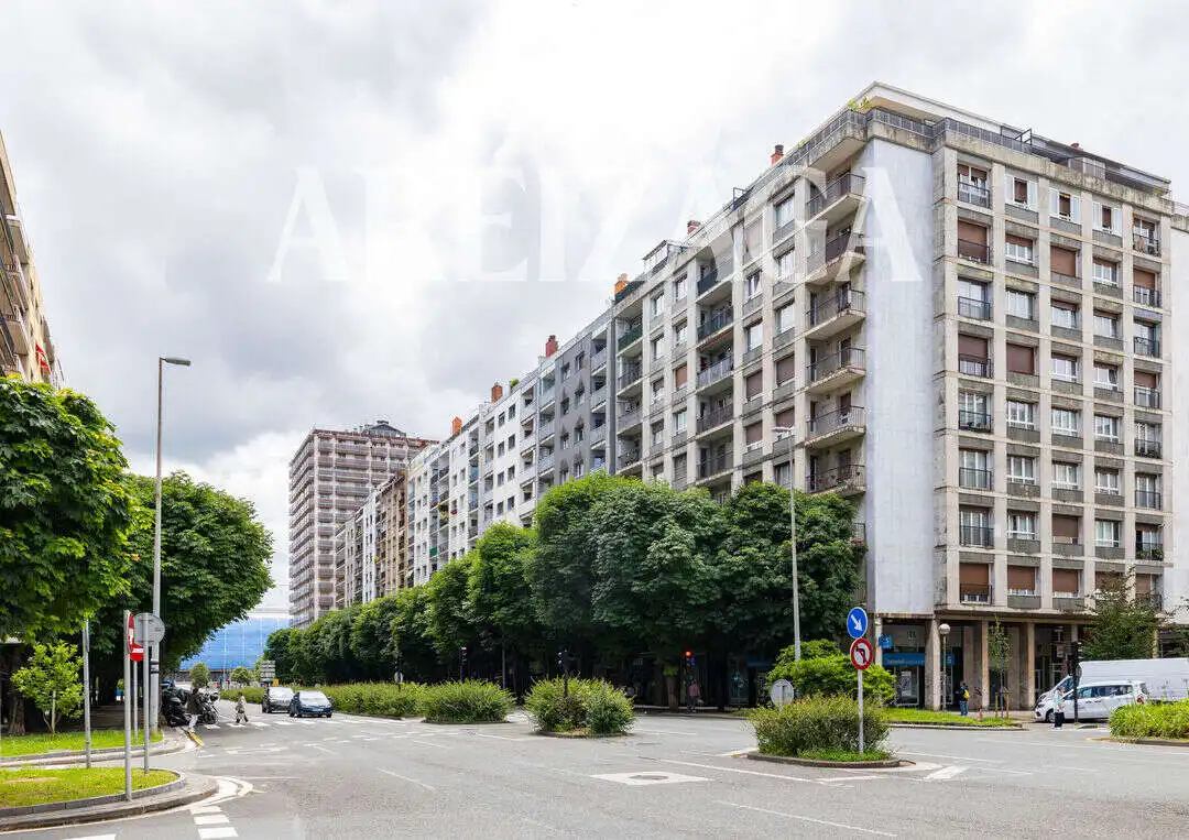 Außenansicht von Wohnung zum Verkauf in Donostia - San Sebastián  mit Heizung und Balkon
